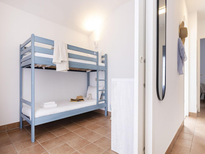 Bedroom 2, Beautiful home in Gujan Mestras w/ , Gironde