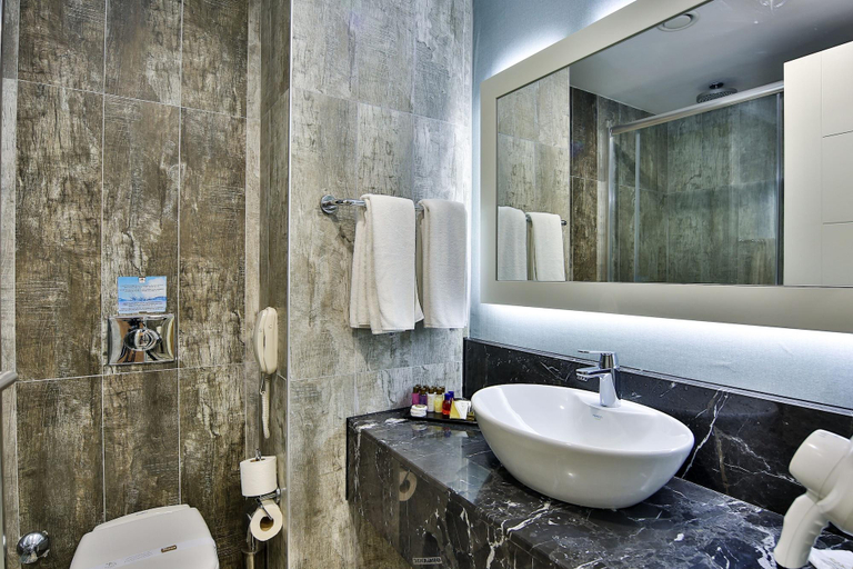 Bathroom 3, Saturn Palace Resort., Antalya