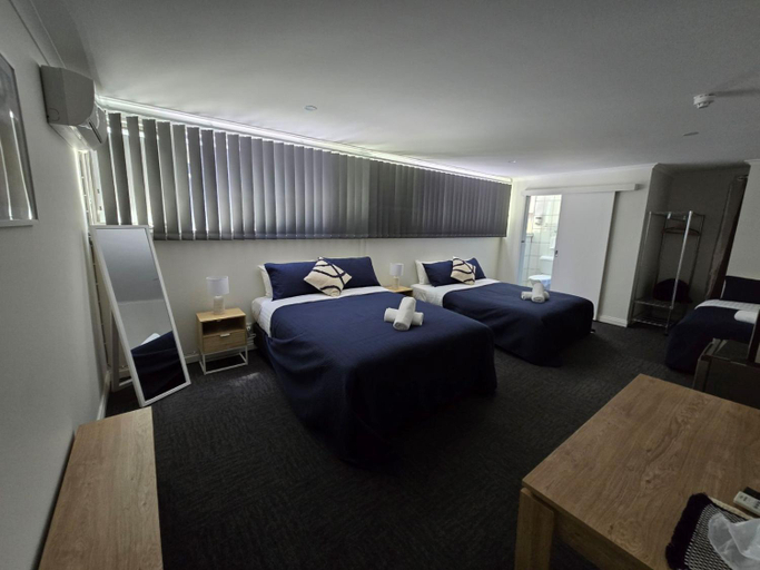 Bedroom 3, Warners Bay Hotel, Lake Macquarie  - North
