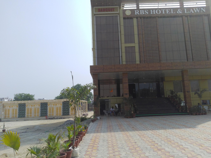 Exterior & Views 1, RBS HOTEL AND LAWN, Gonda