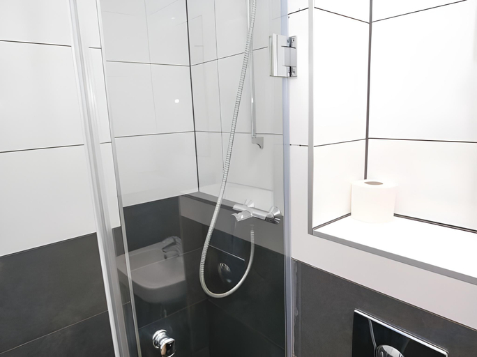 Bathroom 5, Flipper Hotel Amsterdam, Amsterdam