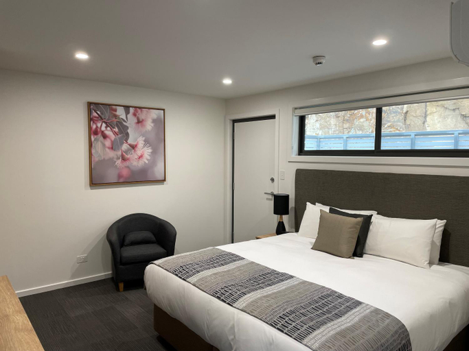 Bedroom 3, Risdon Brook Hotel, Clarence