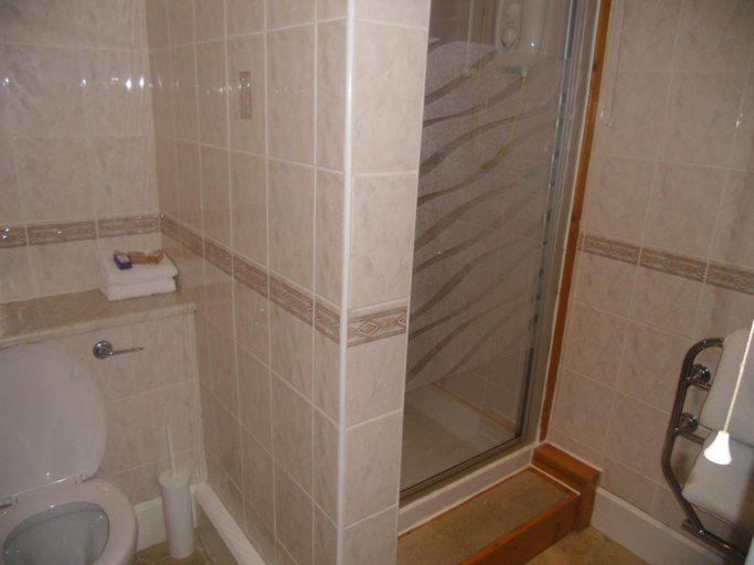 Bathroom 3, The Ormidale Hotel, North Ayrshire