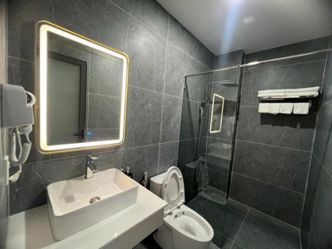 Bathroom 4, Golden Hotel SG by BAY LUXURY, Gò Vấp