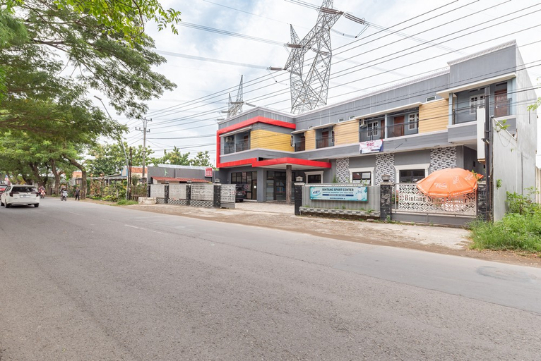 Others 5, RedDoorz Near Alun Alun Slawi, Tegal