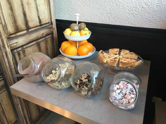 Food & Drinks 5, Hotel du Centre - Restaurant le P'tit Gourmet, Yonne