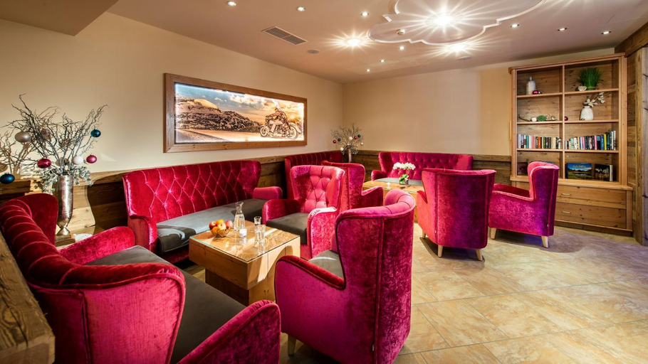 Public Area, Grizzly Sport & Motorrad Resort, Tamsweg