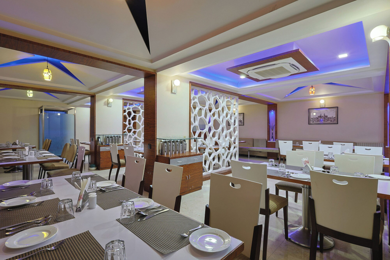 Food & Drinks 5, Hotel President, Vadodara