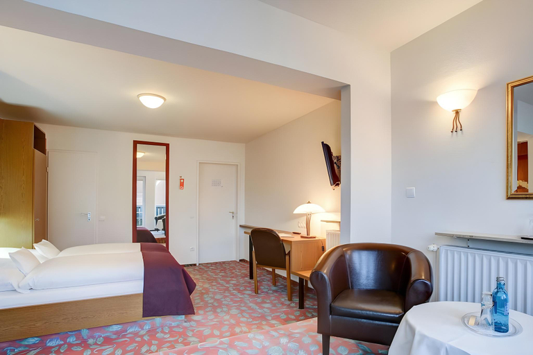Bedroom 3, INA Hotel Consul, Kiel