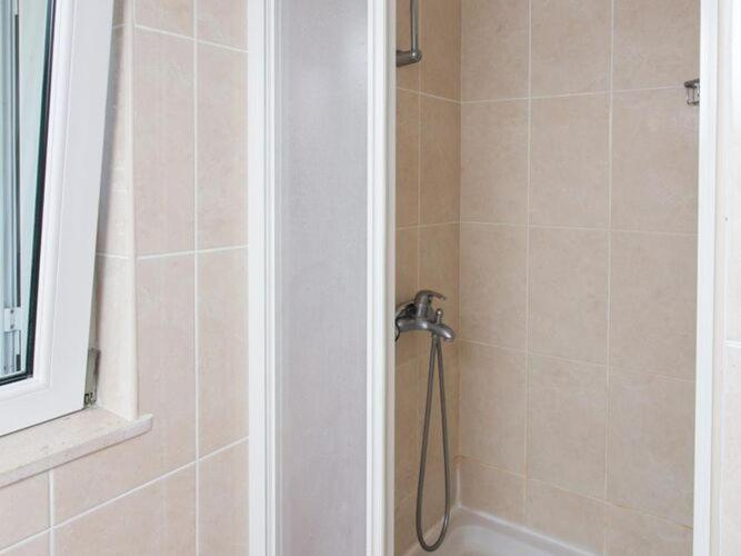 Bathroom 3, Apartments Tramonto - Studio Apartment with Balcony and Sea View, Pojezerje
