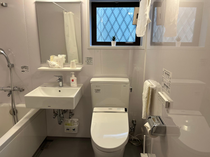 Bathroom 5, MARUYA Private Condominium, Izumisano