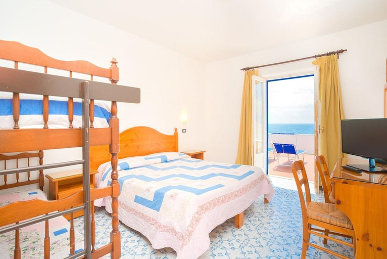 Bedroom 5, Hotel Regina del Mare, Napoli