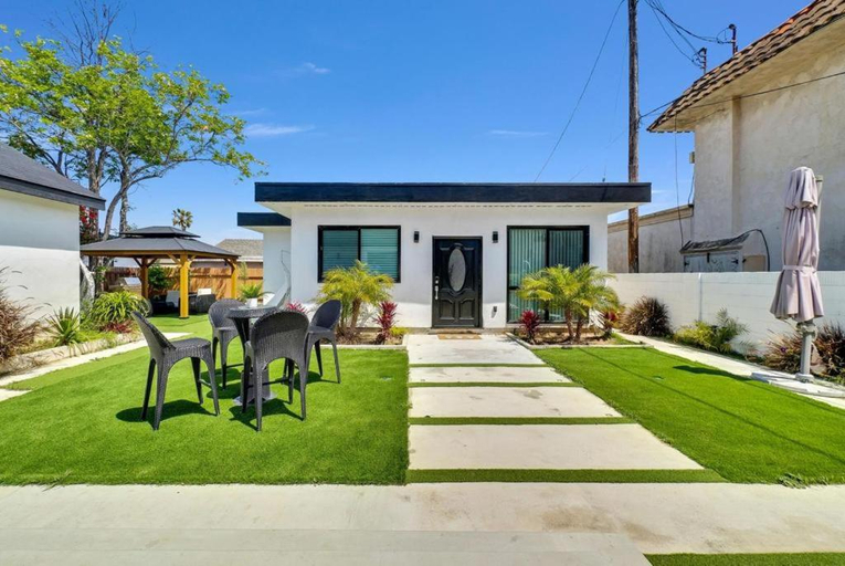 2, Luxury 4 bedroom villa, Orange