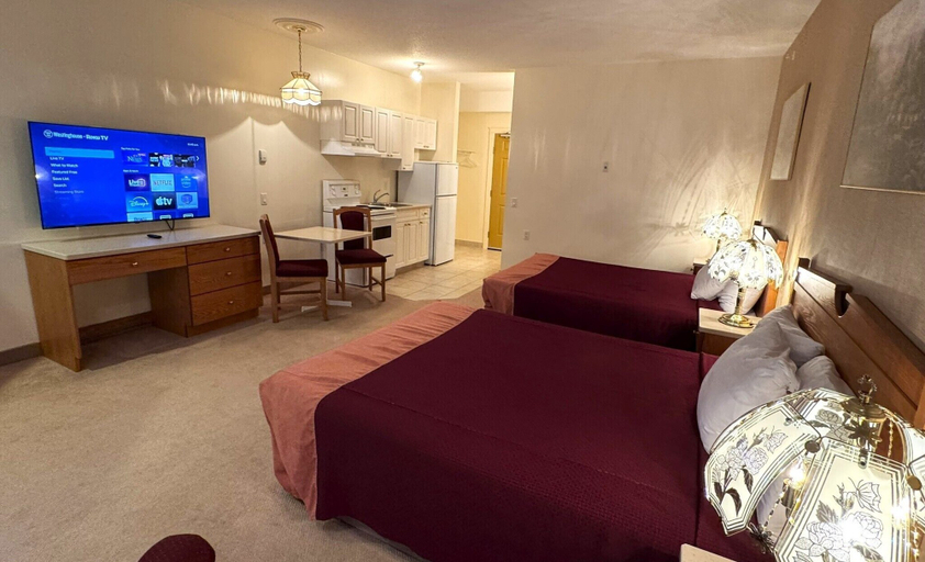 Bedroom 4, Western Budget Motel - Ponoka, Division No. 8