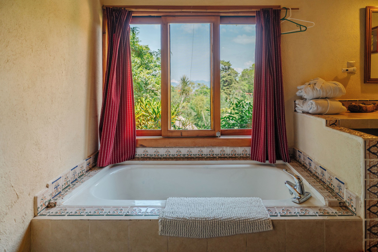 Bathroom 4, Jenna's River Bed & Breakfast, Panajachel