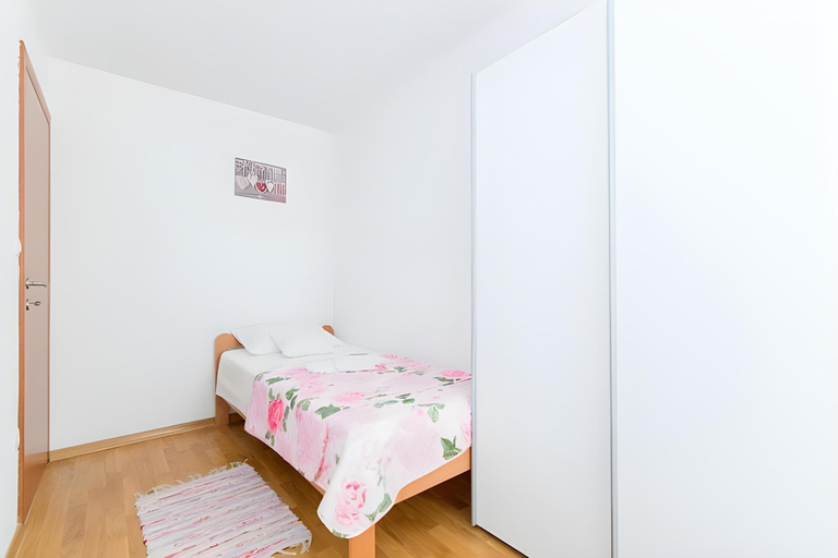 Bedroom 2, Apartment Budimir - Two Bedroom Apartment with Balcony, Supetar