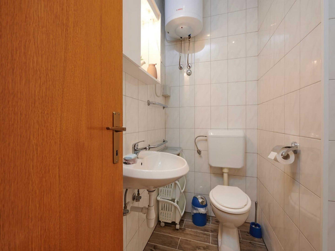 Bathroom 3, Apartment Vujina with terrace, Kaštela