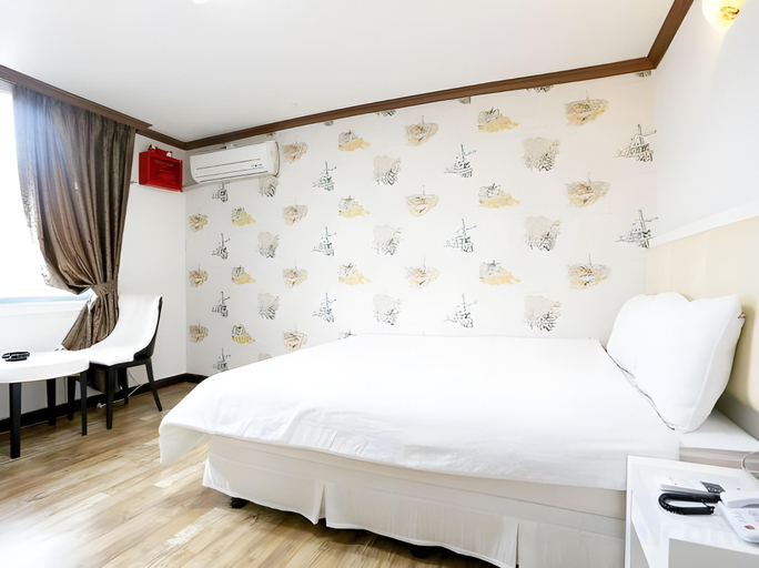 Bedroom 3, Starry Night Motel, Sokcho