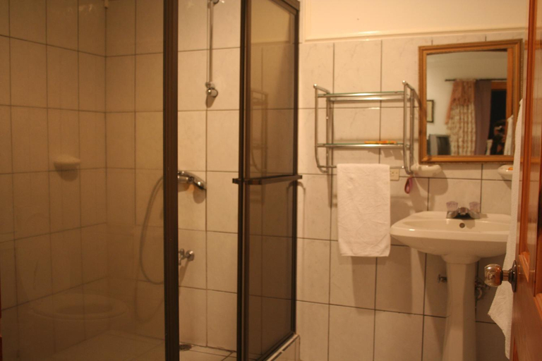 Bathroom, Hotel y Restaurante Costa del Sol, Esparza