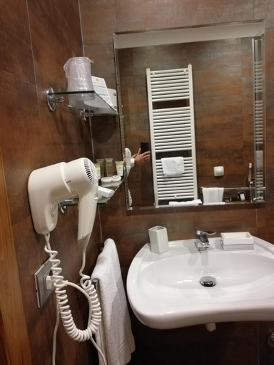 Others 4, Hotel Sciali, Foggia
