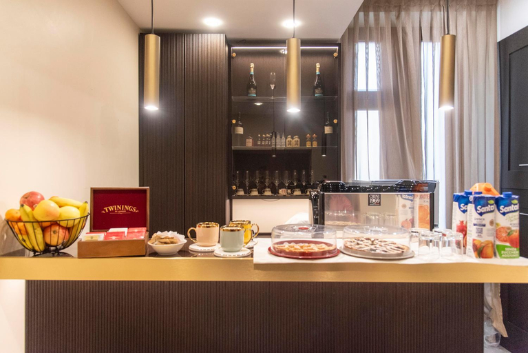Food & Drinks 5, Adelaide Suite Dreams, Rome