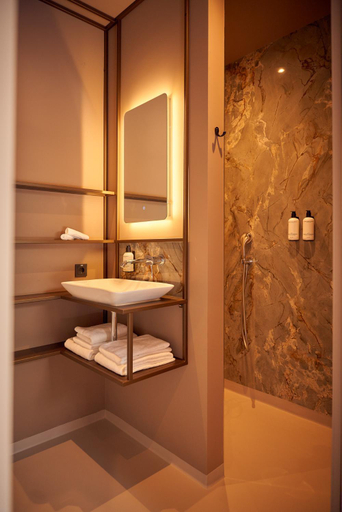 Bathroom 3, The Yard hotel Noordkade, Veghel