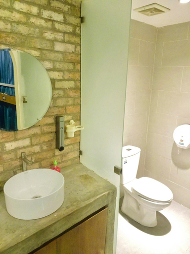 Bathroom 2, VY DA CENTRAL MARKET HOSTEL, District 1
