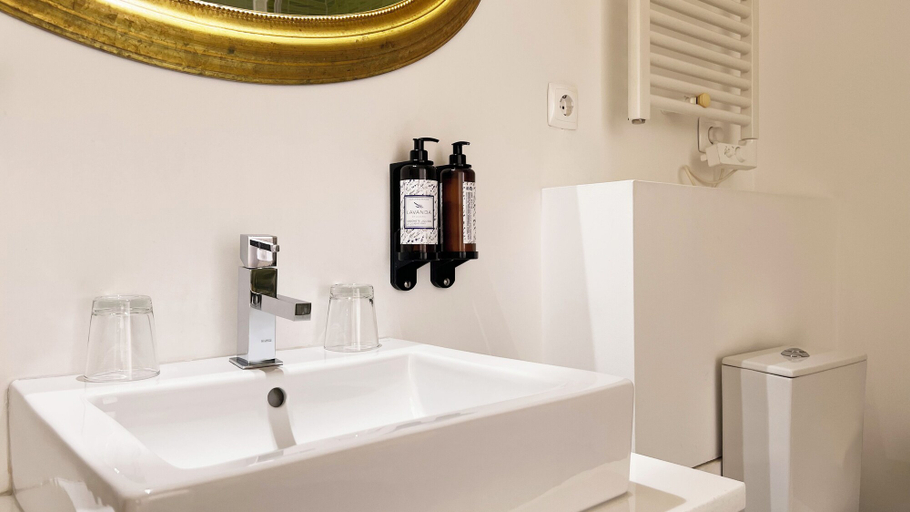 Bathroom 5, Casa do Bairro by Shiadu, Lisbon