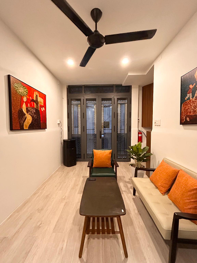 Entrance, Saigon Holiday House, District 1