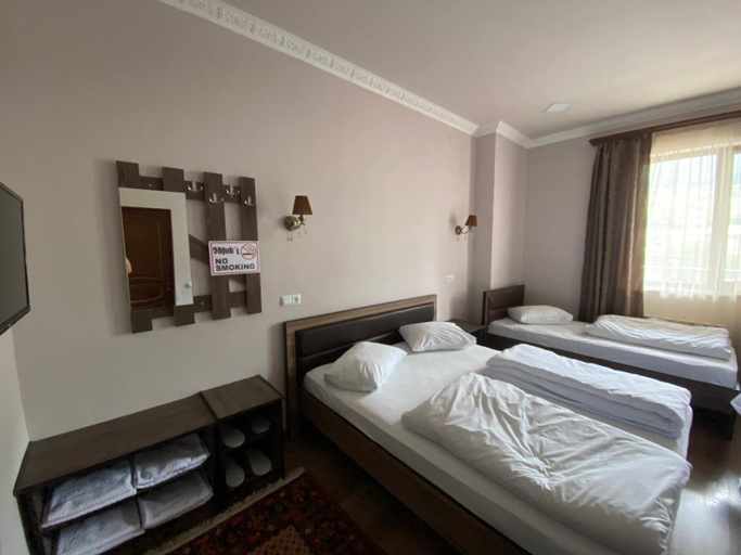 Bedroom 2, Sofya