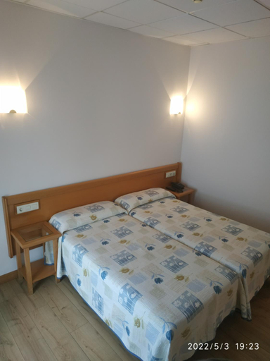 Bedroom 3, Hotel La Guindal, Asturias