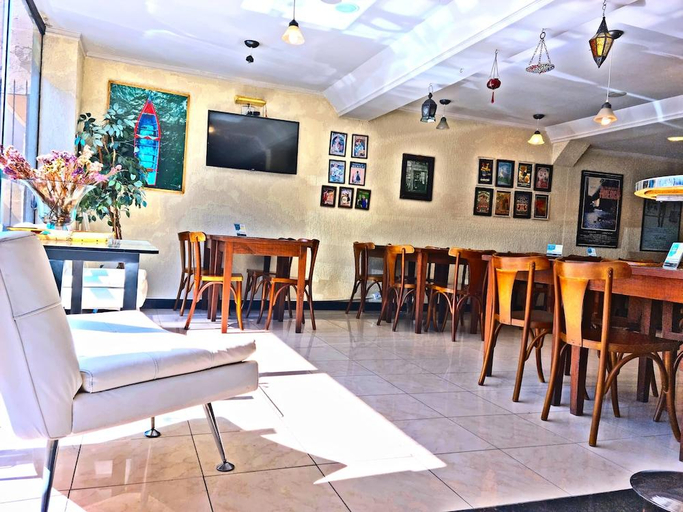 Food & Drinks 5, Coral Express prox a PUCRS, Porto Alegre