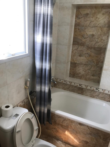 Bathroom 5, Kim Hotel 1, District 1