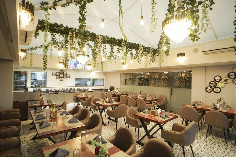 Food & Drinks, All Seasons, Lucknow