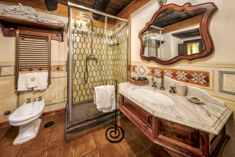 Bathroom 4, Castello di Limatola, Benevento