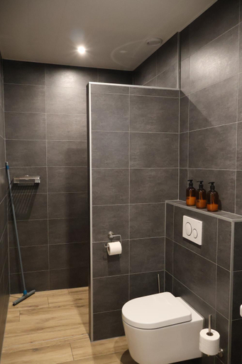 Bathroom 3, Het Broekeroord, Oldebroek
