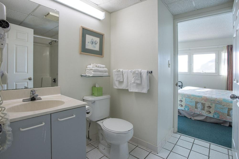 Bathroom 3, Biscayne Suites, Cape May