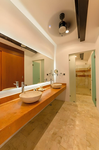 Bathroom 5, El Meson del Marques, Valladolid