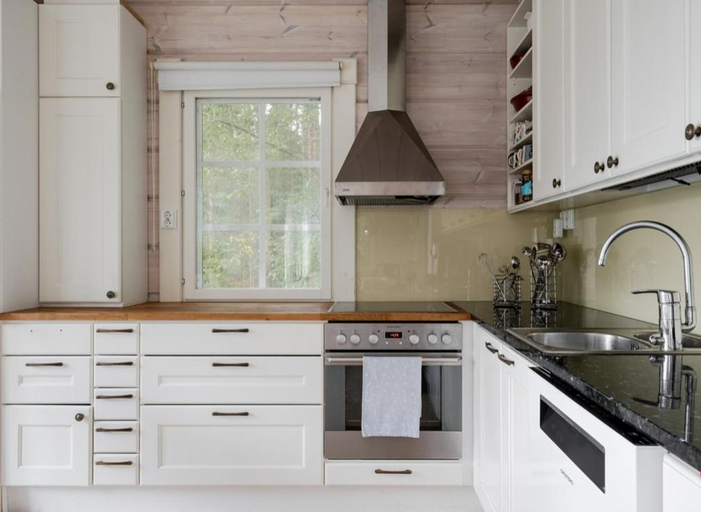 Others 3, Trekker's Haven: Noux National Park Retreat, Uusimaa