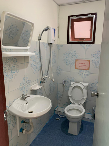 Bathroom 3, You&Me Hostel, Muang Chiang Mai