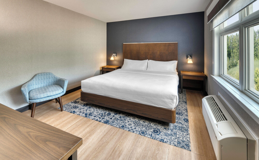 Bedroom 5, Four Points by Sheraton Barrie, Simcoe