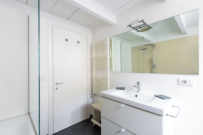 Bathroom 5, Grifeo- Quiet Flat on Panoramic Route, Napoli