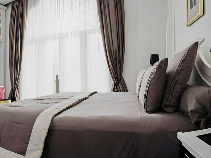 Bedroom 3, Chloe Gallery, District 7