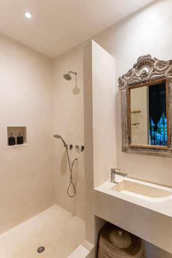 Bathroom 2, Black House Villa by Betterplace, Badung