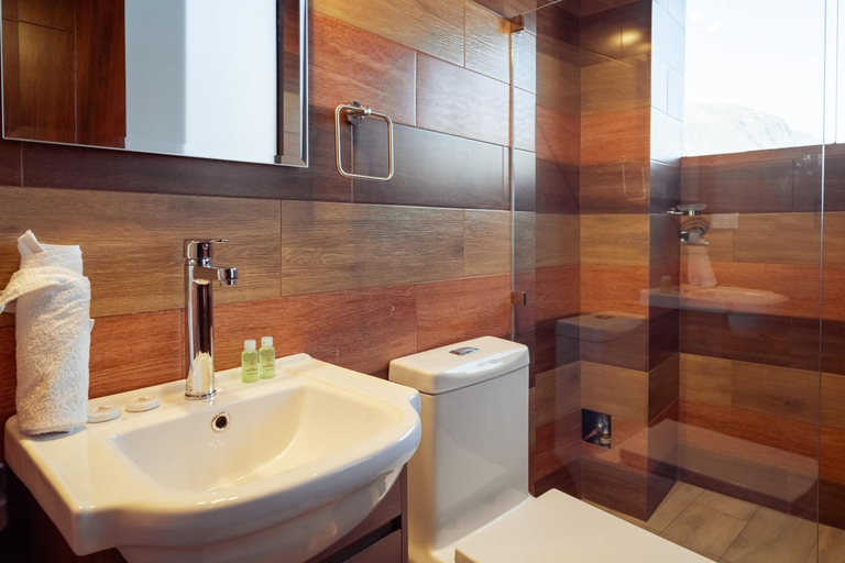 Bathroom, Hotel California Urubamba, Urubamba