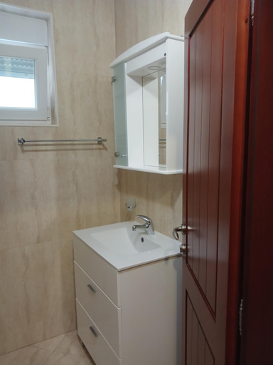 Bathroom 4, Guest House Denis