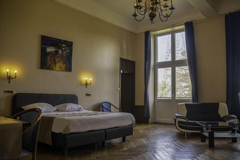 Bedroom 3, Domaine Du Chateau De La Neuville, Liège