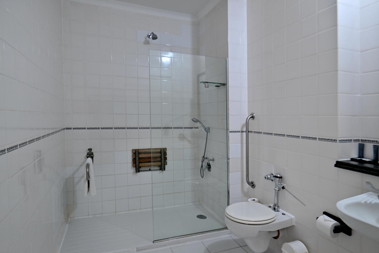 Bathroom 3, The Balmoral Hotel, eThekwini
