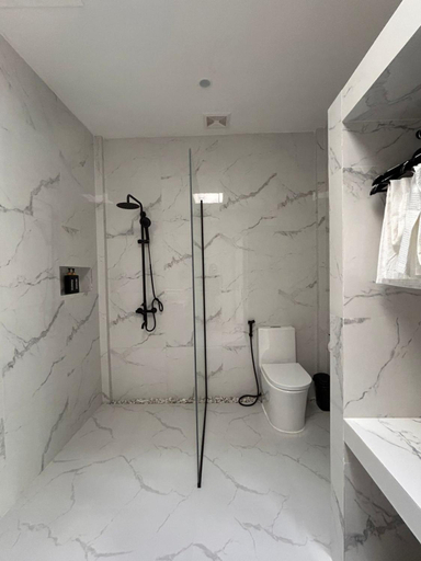 Bathroom 3, Pineale Resort & Spa, Panglao
