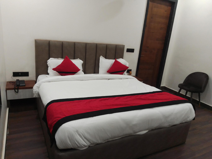 Bedroom 2, RBS HOTEL AND LAWN, Gonda